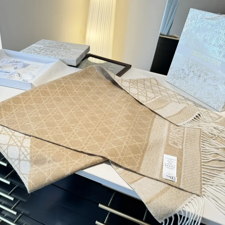 スーパーコピー ディオール マフラー