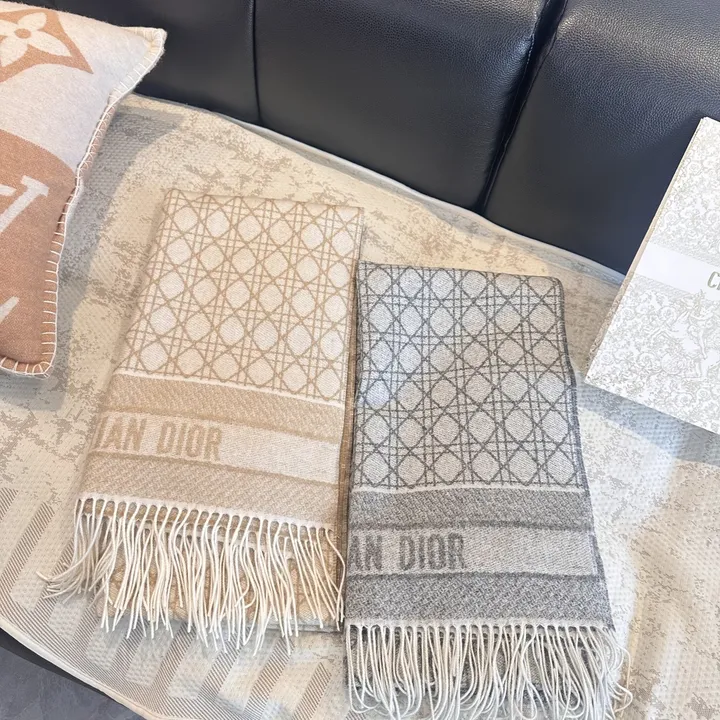 スーパーコピー ディオール マフラー