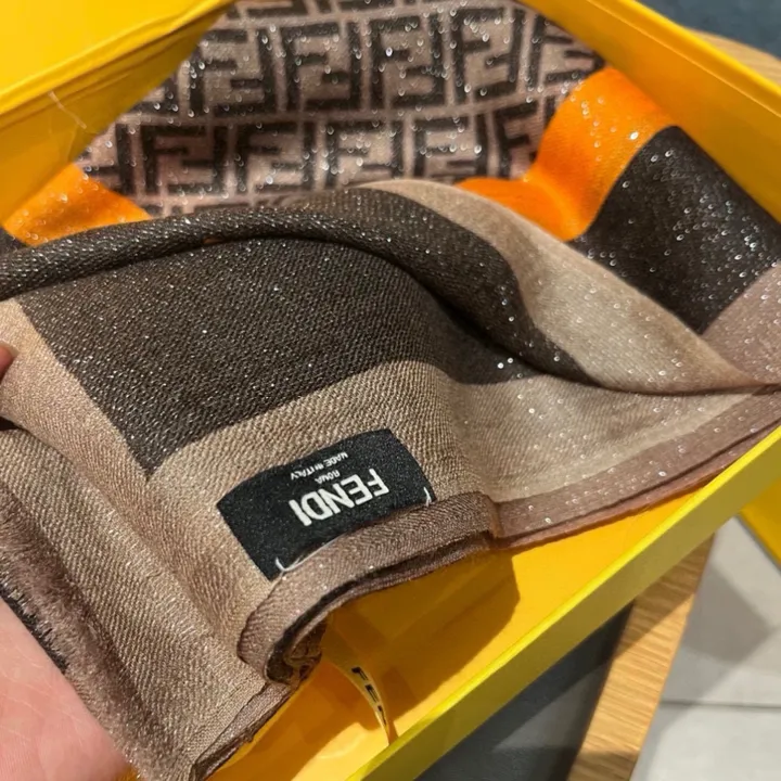 スーパーコピー フェンディ マフラー