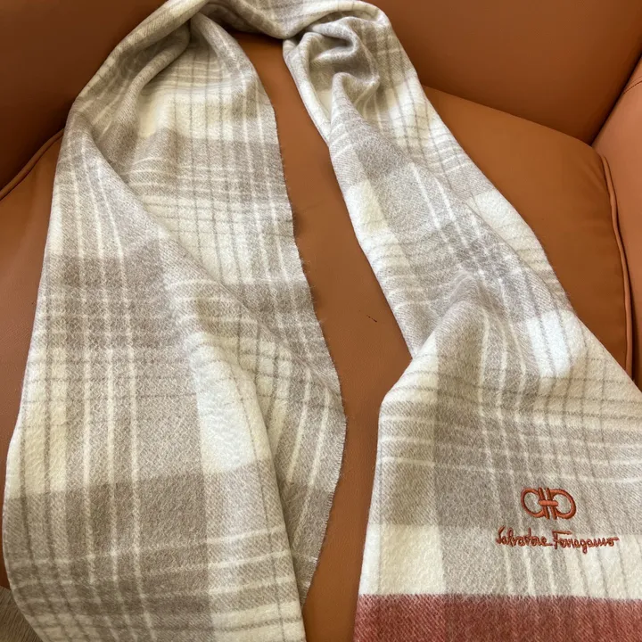 スーパーコピー フェラガモ マフラー