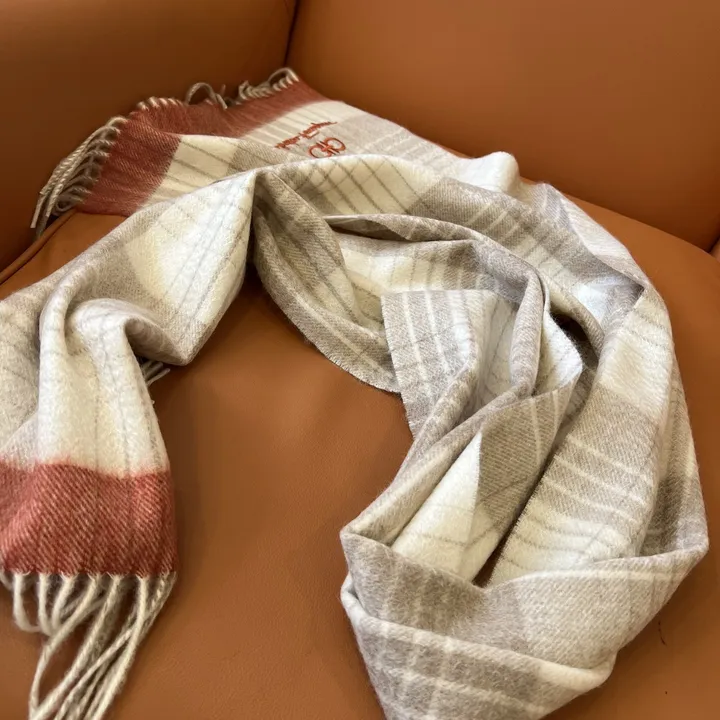 スーパーコピー フェラガモ マフラー