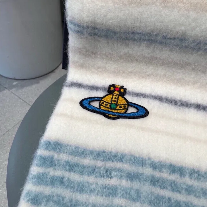 スーパーコピー ヴィヴィアン・ウエストウッド マフラー