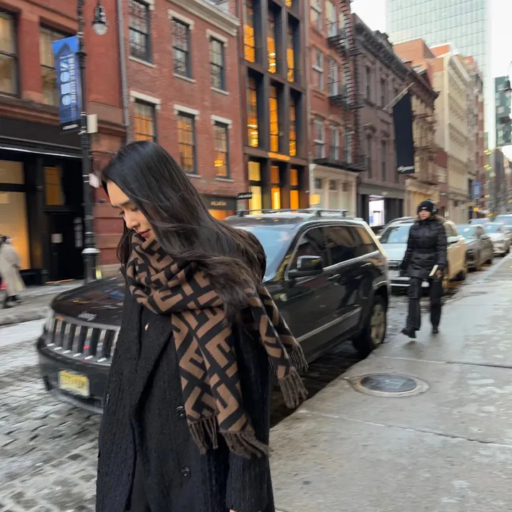 スーパーコピー フェンディ マフラー