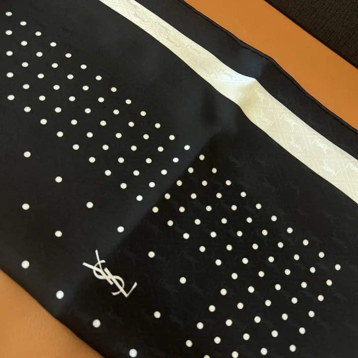 スーパーコピー バレンシアガ マフラー