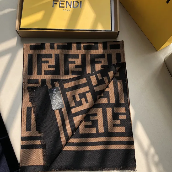 スーパーコピー フェンディ マフラー