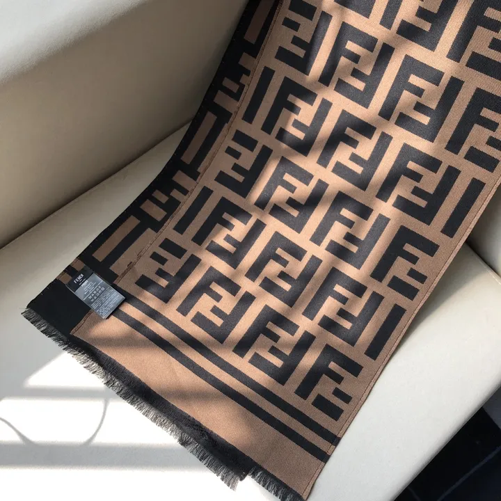 スーパーコピー フェンディ マフラー