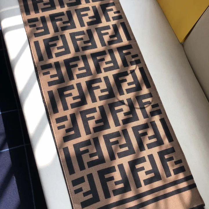 スーパーコピー フェンディ マフラー