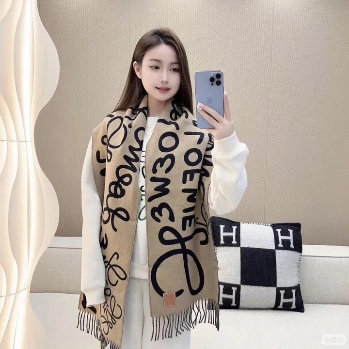 スーパーコピー ロエベ マフラー