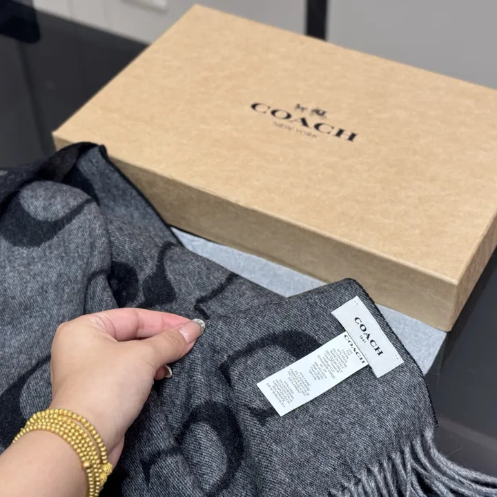 スーパーコピー コーチ マフラー