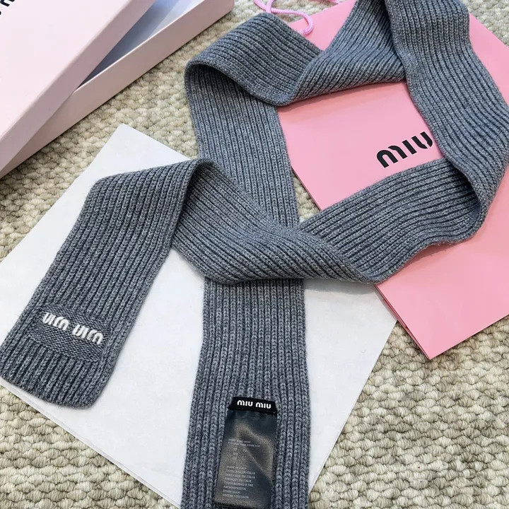 スーパーコピー ミュウミュウ マフラー