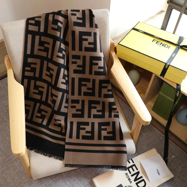 スーパーコピー フェンディ マフラー