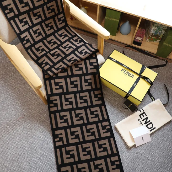 スーパーコピー フェンディ マフラー