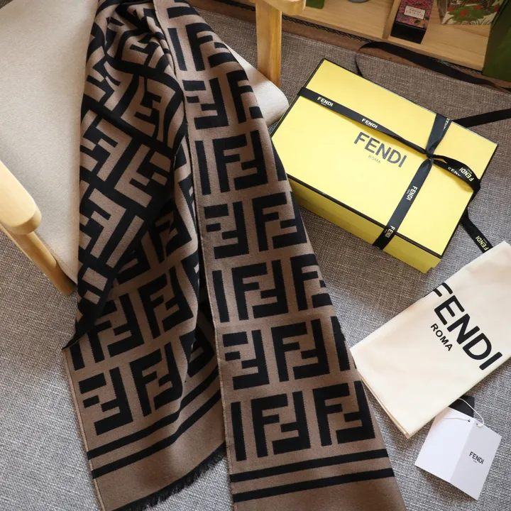 スーパーコピー フェンディ マフラー