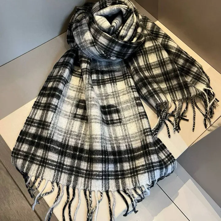 スーパーコピー バレンシアガ マフラー