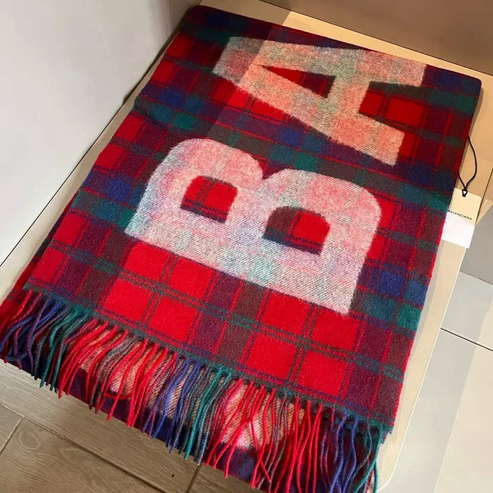 スーパーコピー バレンシアガ マフラー