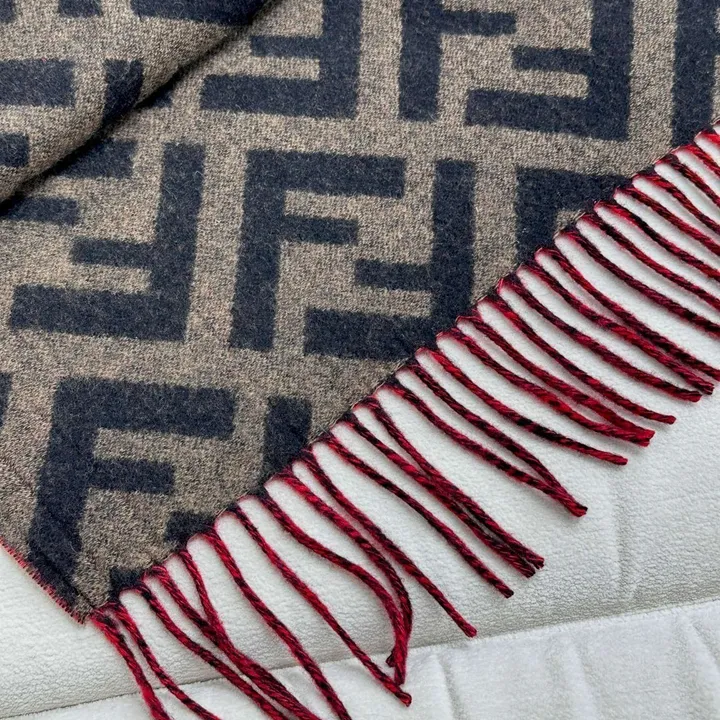 スーパーコピー フェンディ マフラー