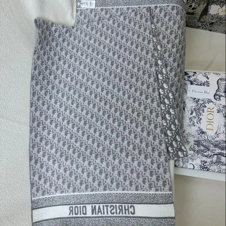 スーパーコピー ディオール マフラー