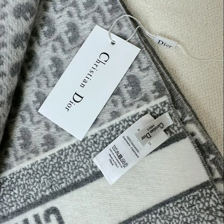 スーパーコピー ディオール マフラー