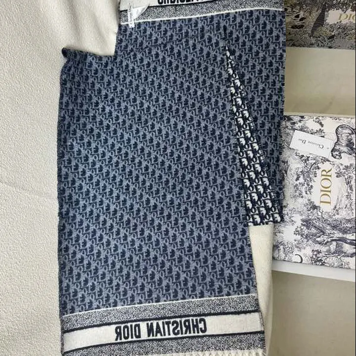 スーパーコピー ディオール マフラー