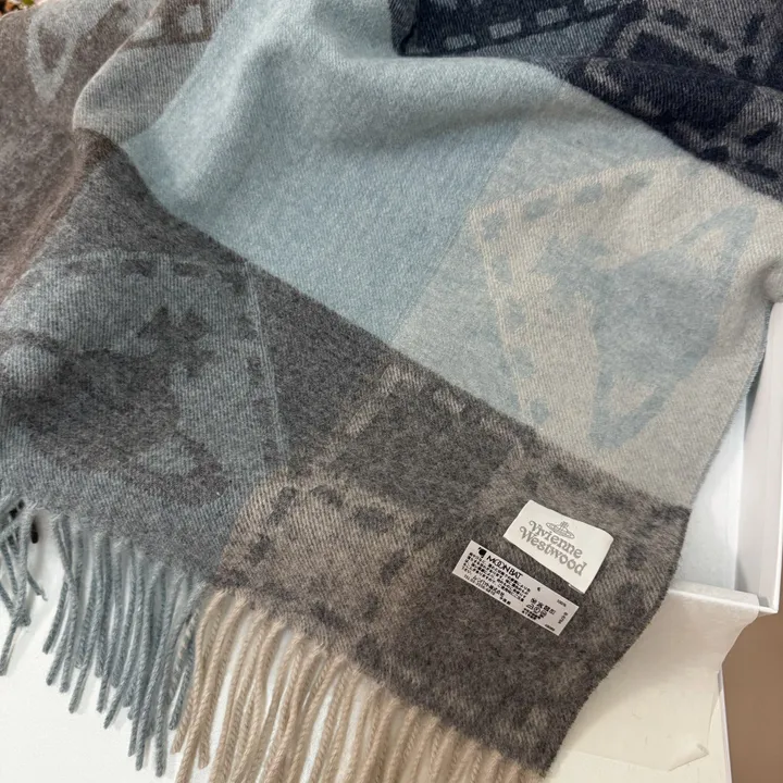 スーパーコピー ヴィヴィアン・ウエストウッド マフラー