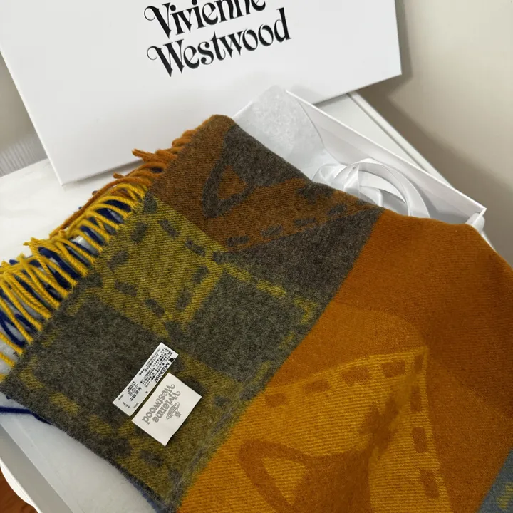 スーパーコピー ヴィヴィアン・ウエストウッド マフラー