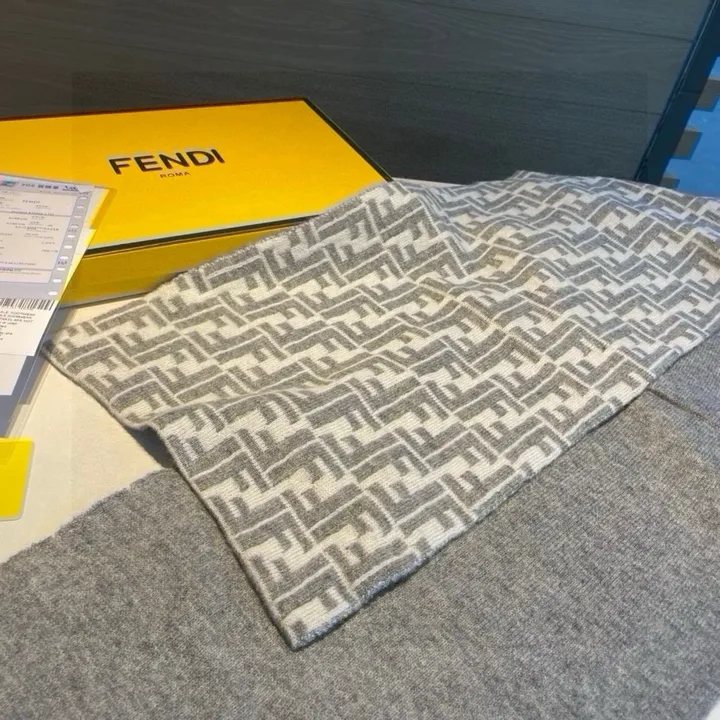 スーパーコピー フェンディ マフラー