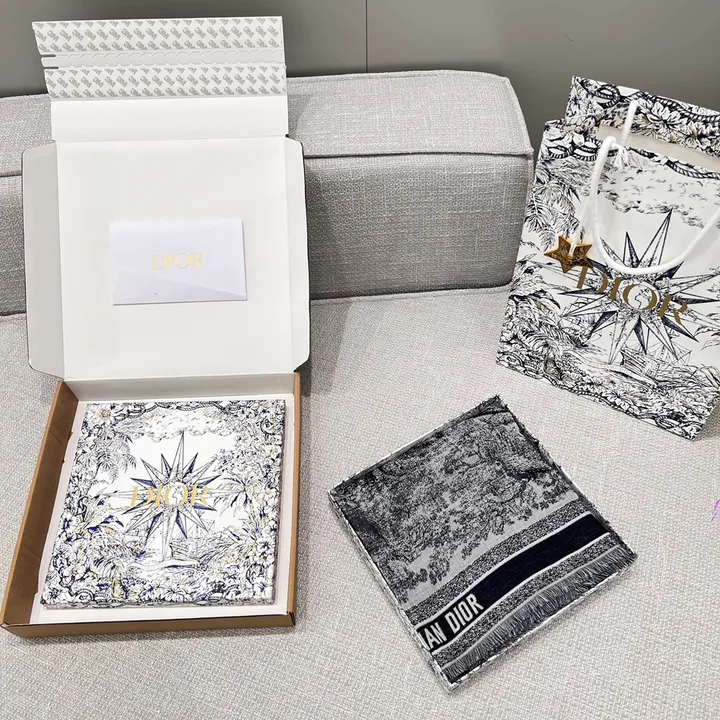 スーパーコピー ディオール マフラー