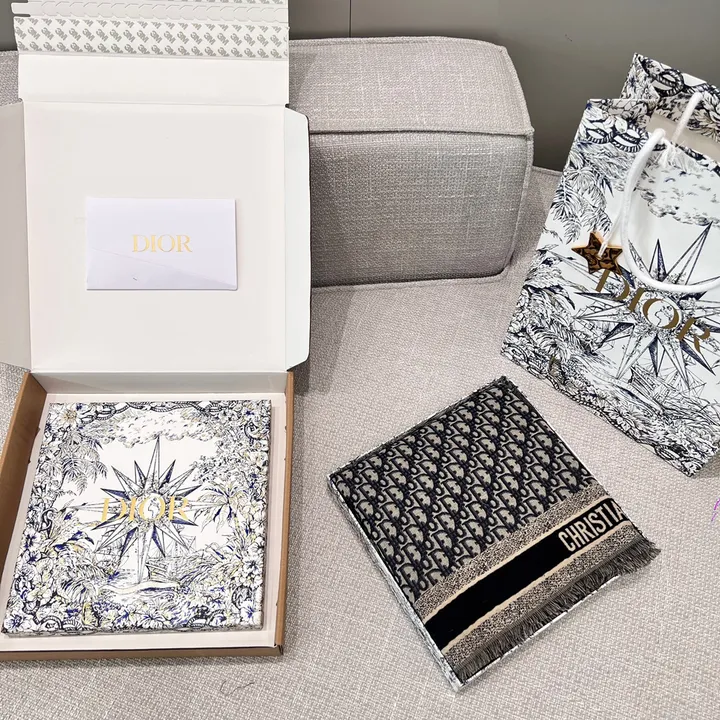 スーパーコピー ディオール マフラー