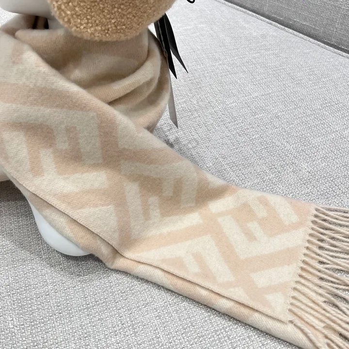 スーパーコピー フェンディ マフラー