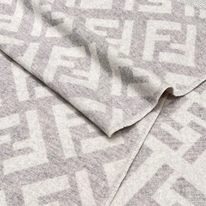 スーパーコピー フェンディ マフラー