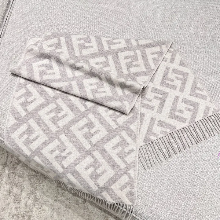 スーパーコピー フェンディ マフラー