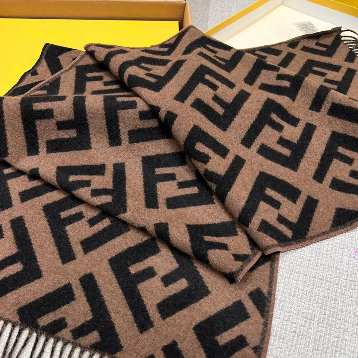 スーパーコピー フェンディ マフラー