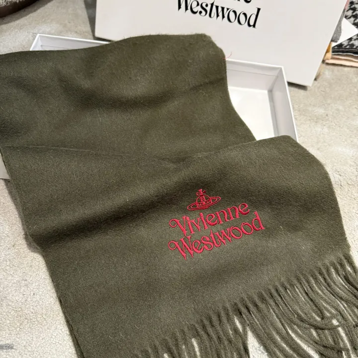 スーパーコピー ヴィヴィアン・ウエストウッド マフラー
