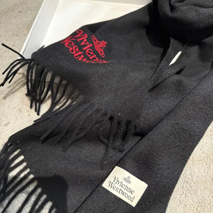 スーパーコピー ヴィヴィアン・ウエストウッド マフラー