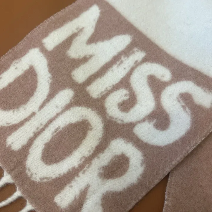 スーパーコピー ディオール マフラー