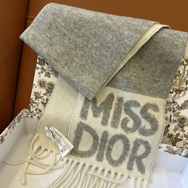 スーパーコピー ディオール マフラー