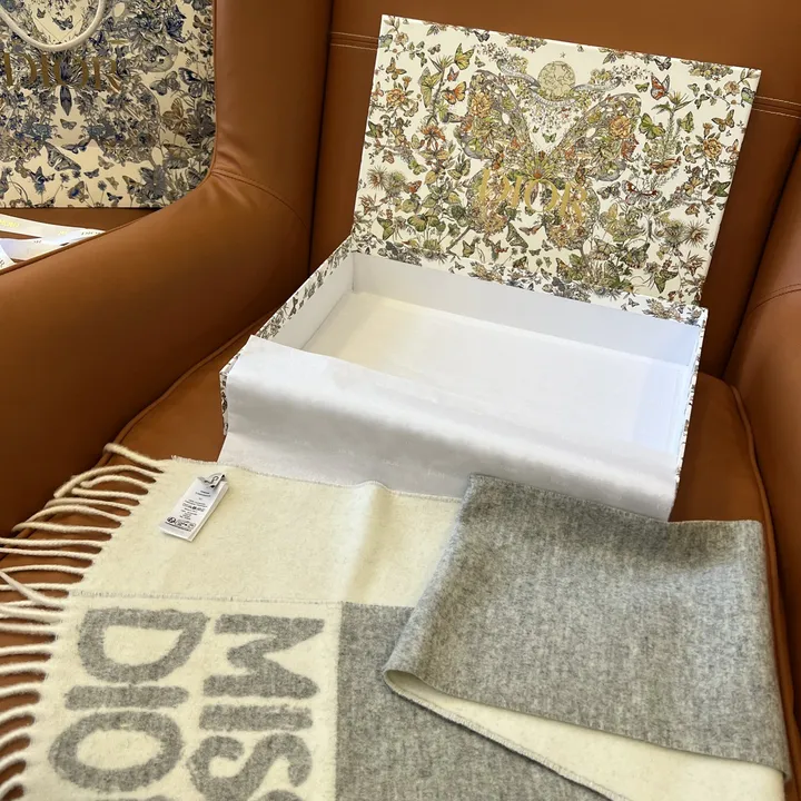 スーパーコピー ディオール マフラー