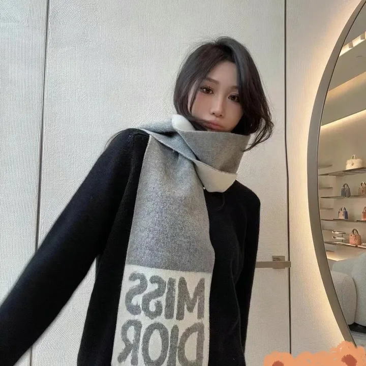 スーパーコピー ディオール マフラー