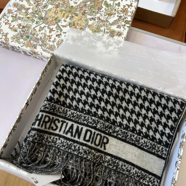 スーパーコピー ディオール マフラー