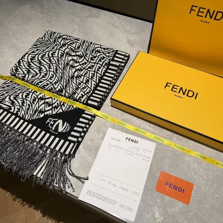 スーパーコピー フェンディ マフラー