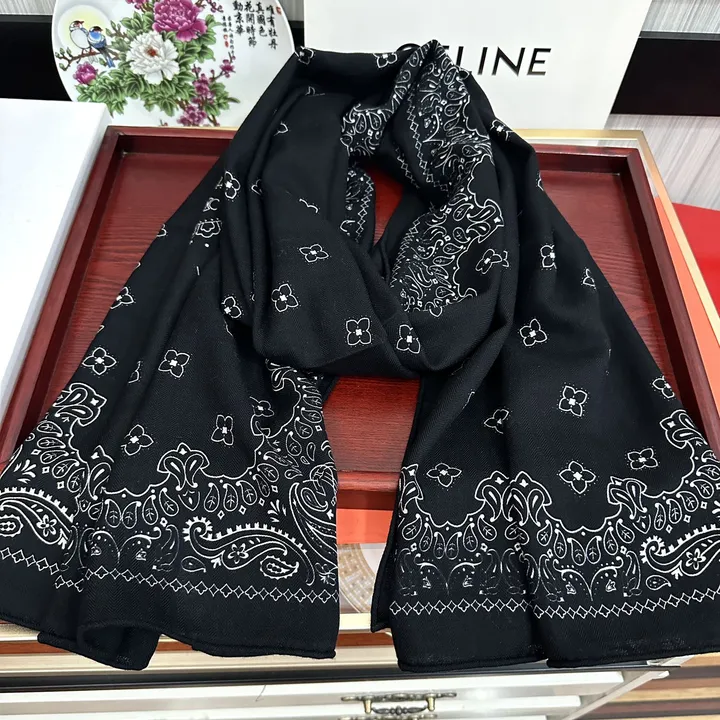 スーパーコピー セリーヌ マフラー