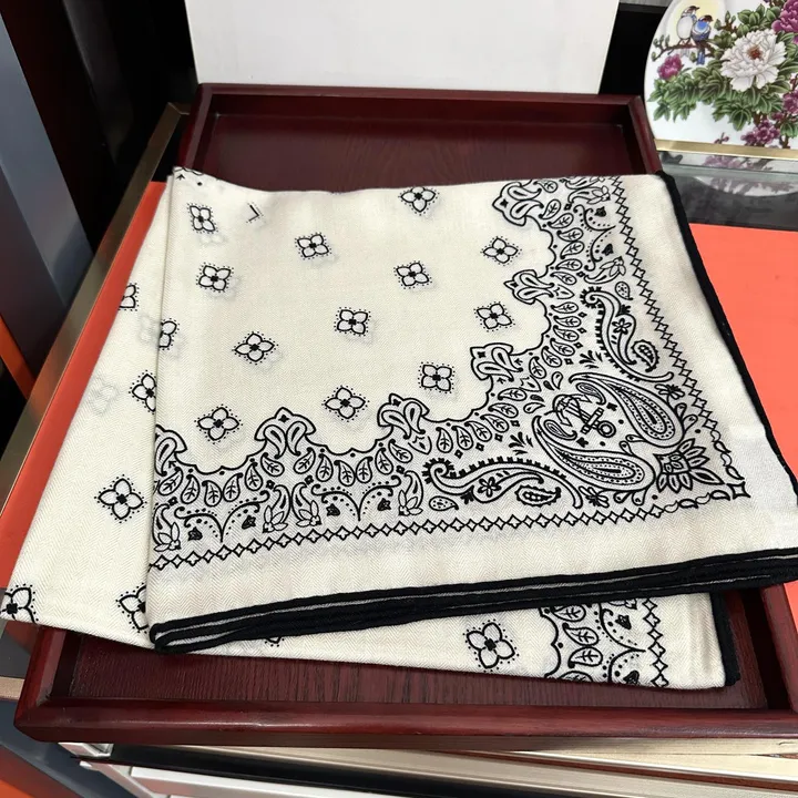 スーパーコピー セリーヌ マフラー