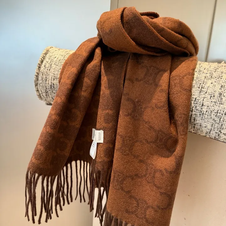 スーパーコピー セリーヌ マフラー