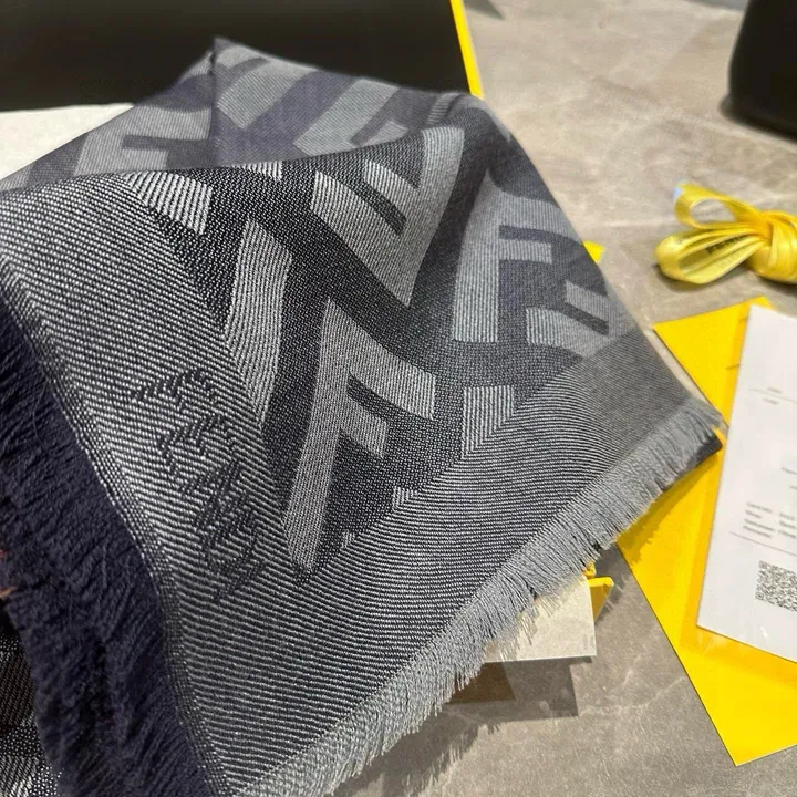 スーパーコピー フェンディ マフラー