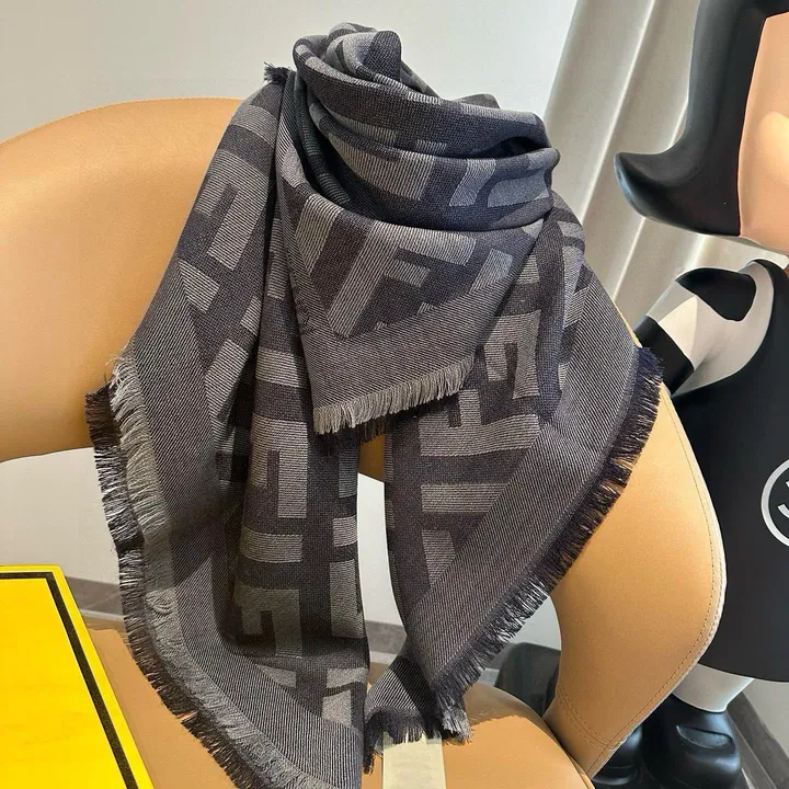 スーパーコピー フェンディ マフラー