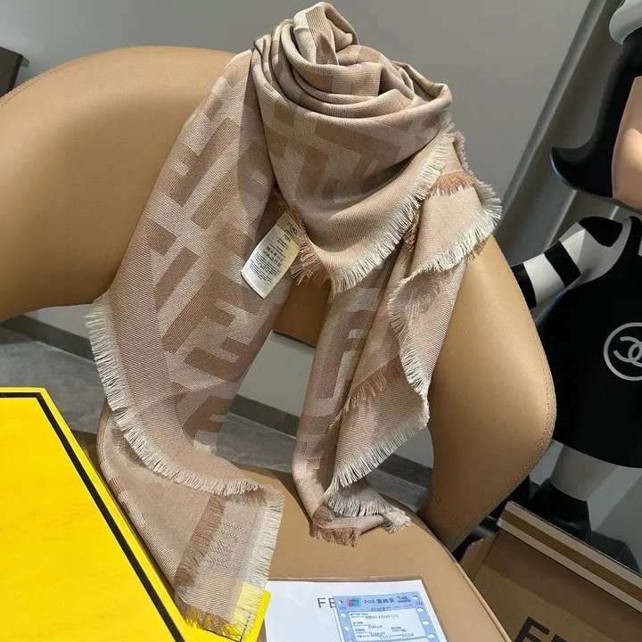 スーパーコピー フェンディ マフラー