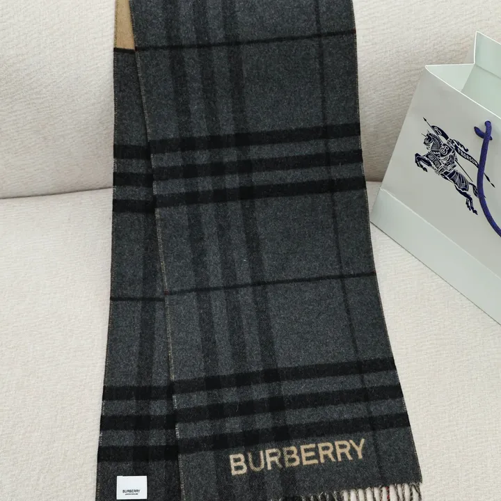 スーパーコピー バーバリー ス マフラー