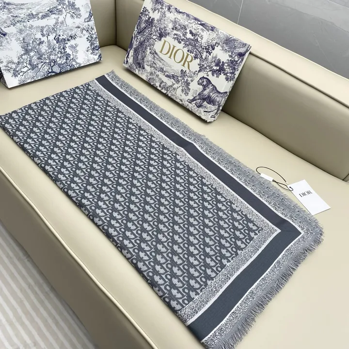 スーパーコピー ディオール マフラー