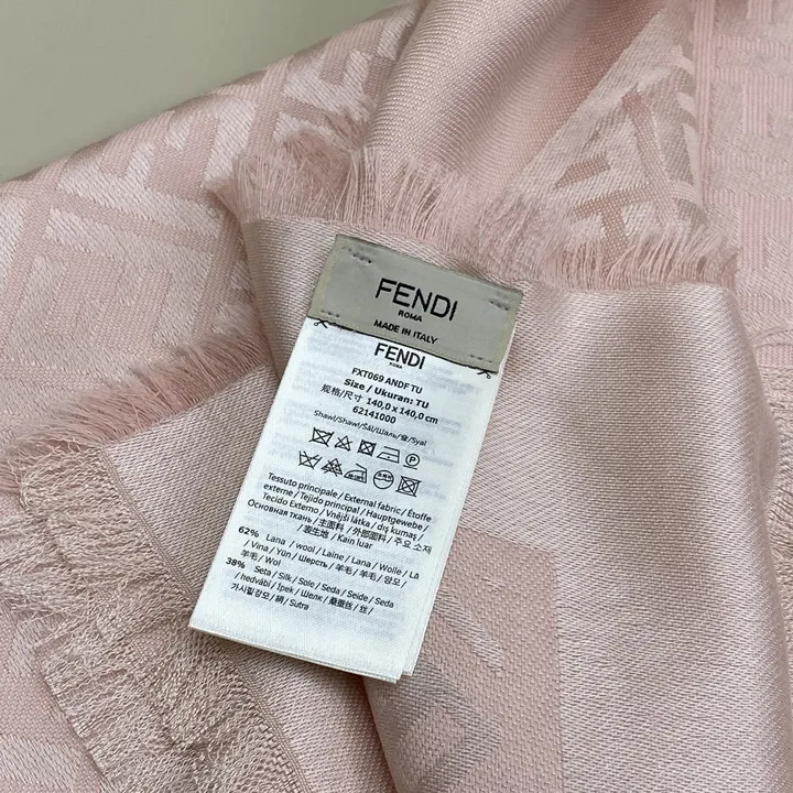 スーパーコピー フェンディ マフラー