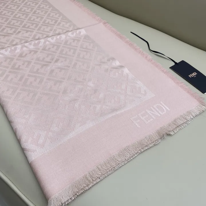 スーパーコピー フェンディ マフラー